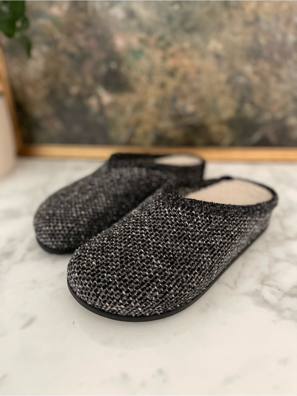 Rothys The Cozy Clog Sesame Boucle Black Gray Shearling Lined